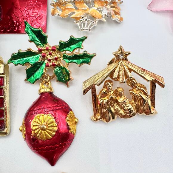 Christmas Brooch Pin Lot Vintage To Now Holiday Noel Festive Fun Xmas 17 Pieces - Picture 8 of 16